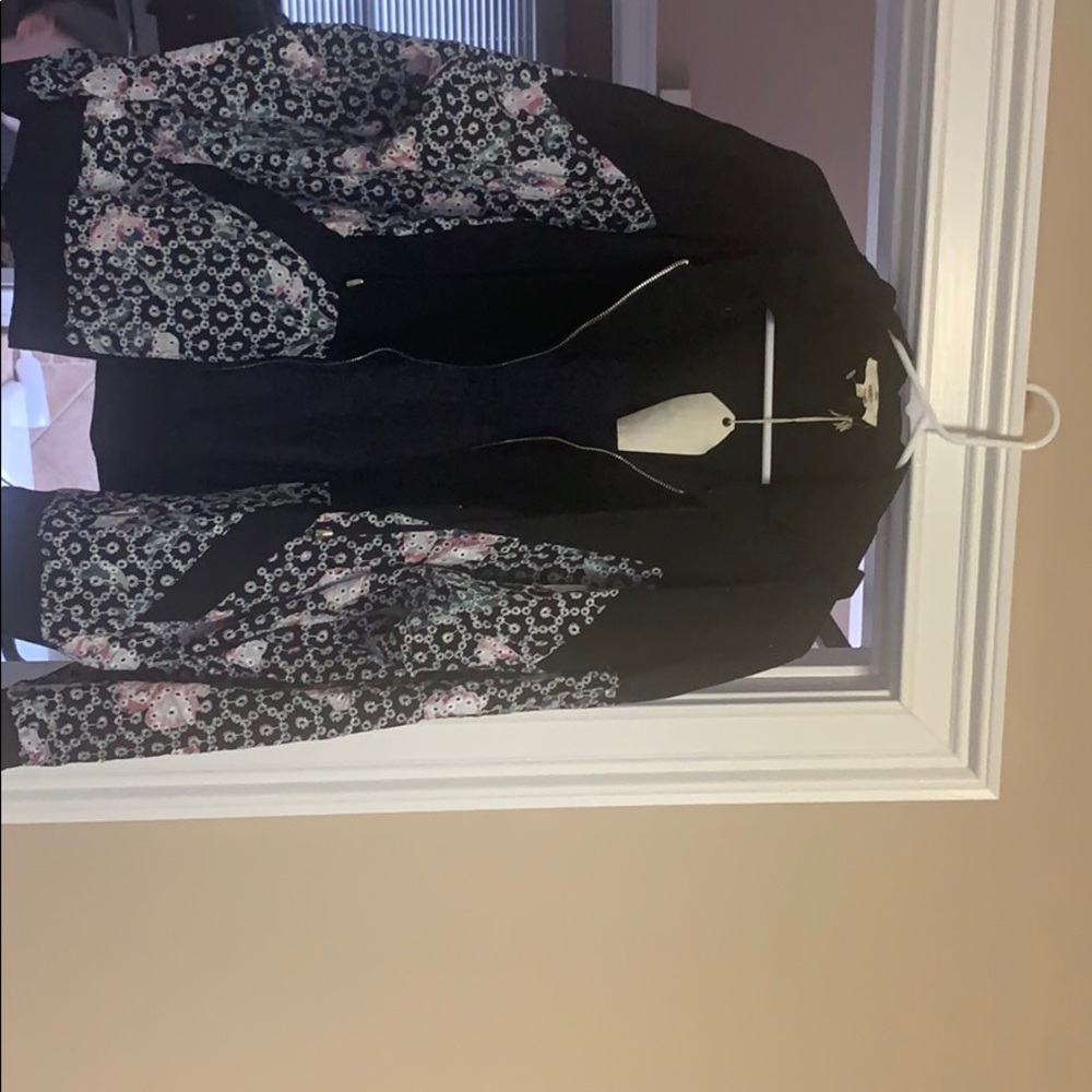 Large Entro zip up long sleeve jacket